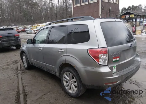 2011 Subaru Forester 2.5X Limited z USA, uszkodzony, nr VIN JF2SHAEC2BH777635